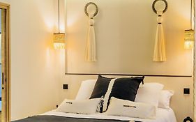 Host Inn Le Lumiere Spa & Cinema