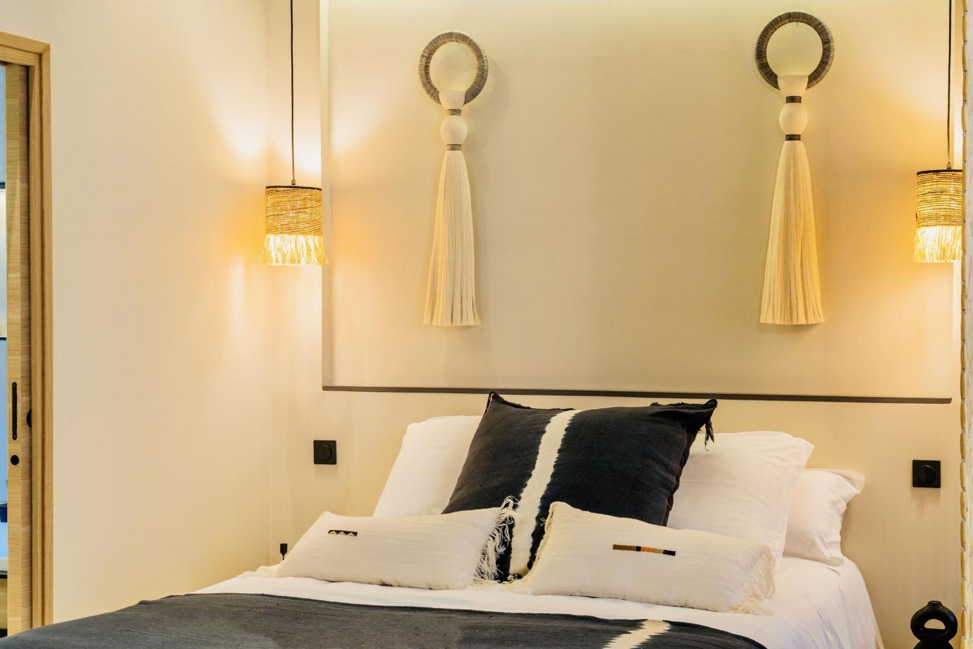 Host Inn Le Lumiere Spa & Cinema Lyon Room photo
